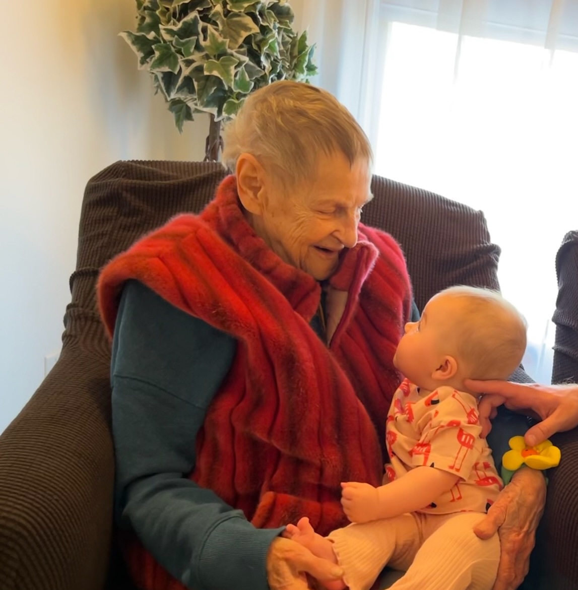 Mo-Mo meeting her great grandaughter for the first time.